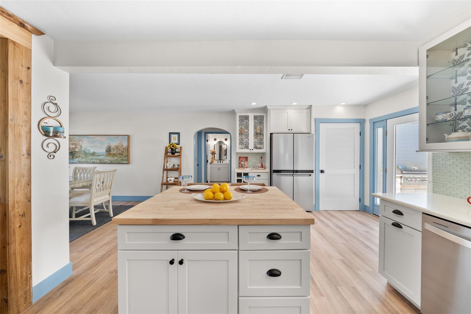 Image 17 of 95 For 759 Lantana Avenue