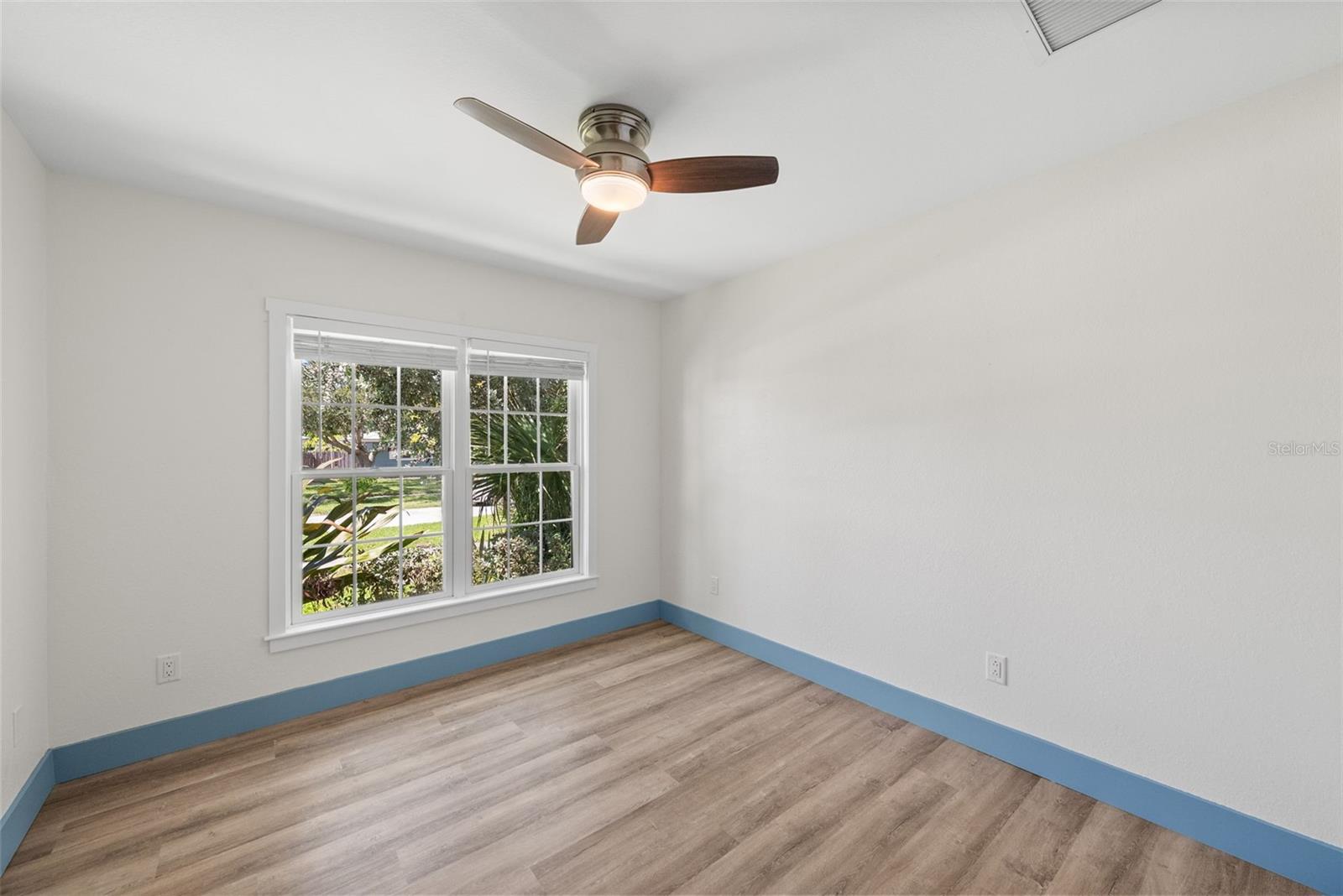 Image 21 of 95 For 759 Lantana Avenue