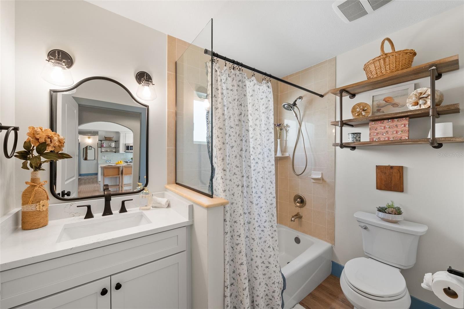 Image 23 of 95 For 759 Lantana Avenue