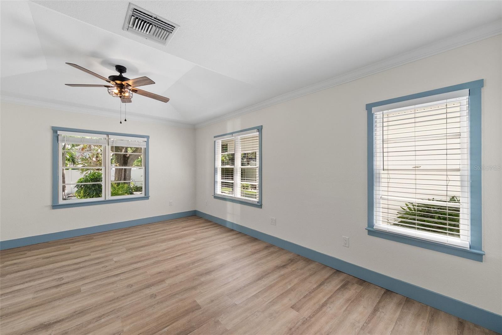 Image 28 of 95 For 759 Lantana Avenue