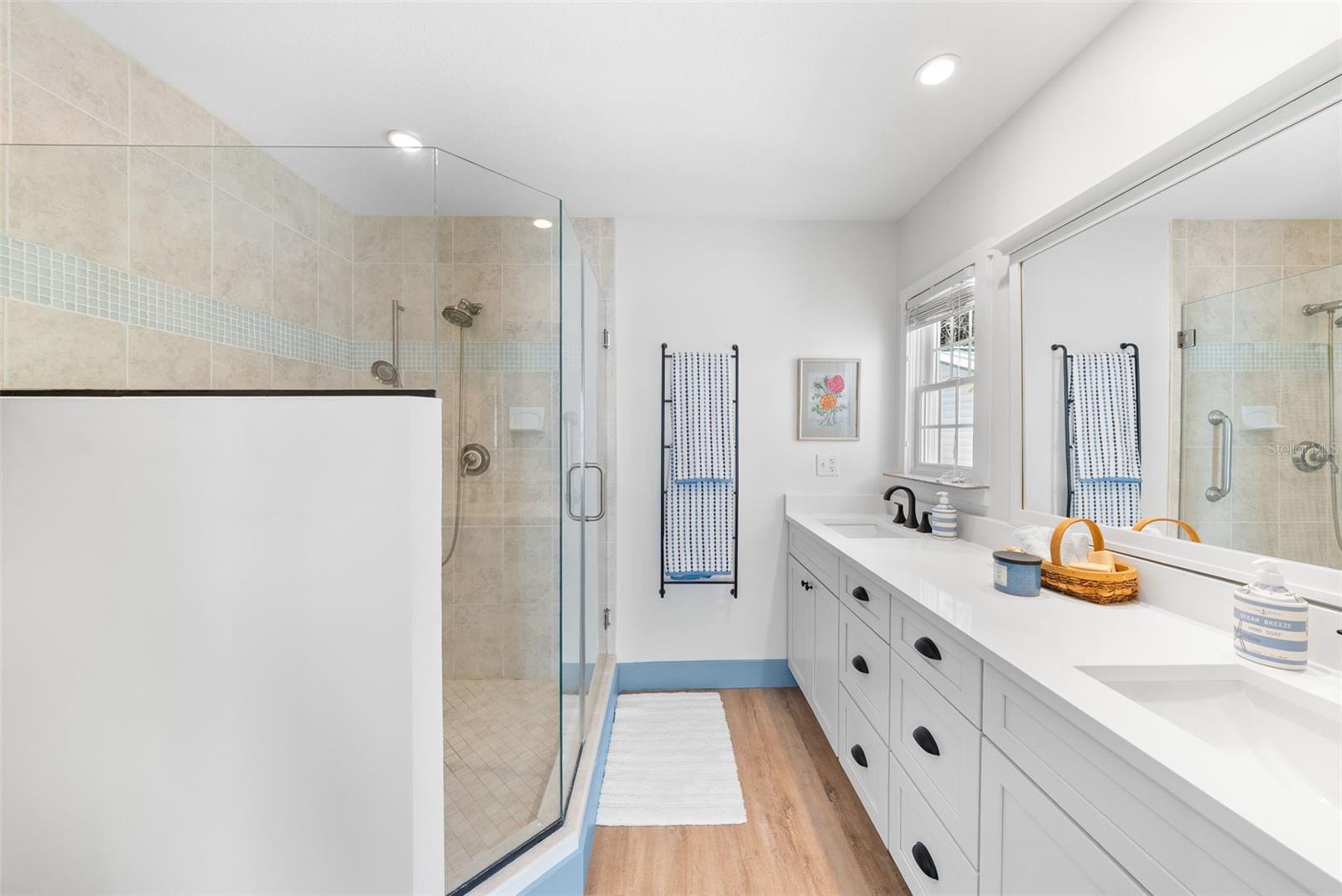 Image 33 of 95 For 759 Lantana Avenue