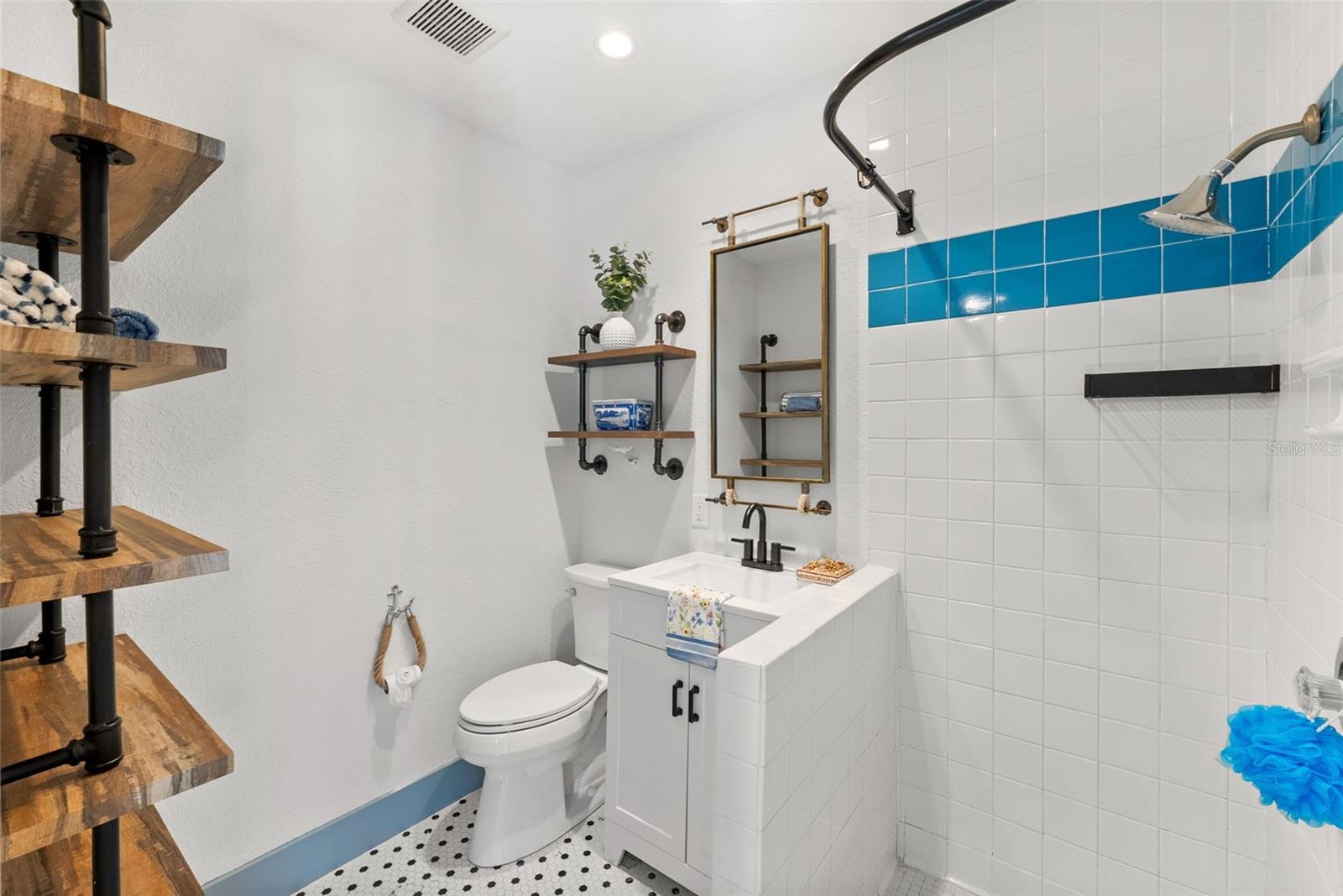 Image 60 of 95 For 759 Lantana Avenue