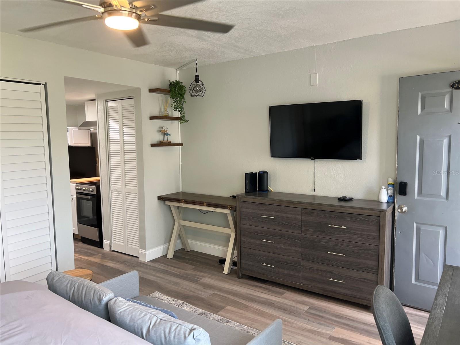 Image 7 of 20 For 4141 Dolphin Drive 4141