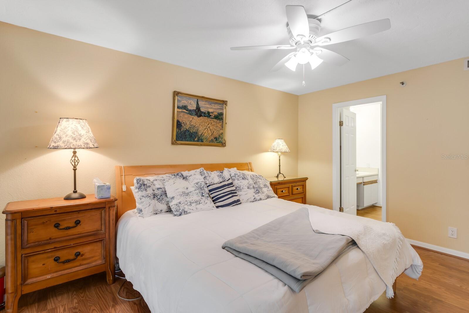 Image 18 of 54 For 3211 Swann Avenue 204