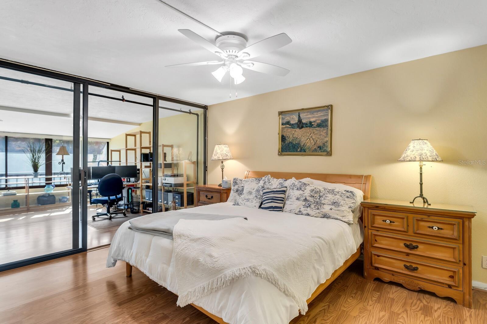 Image 19 of 54 For 3211 Swann Avenue 204