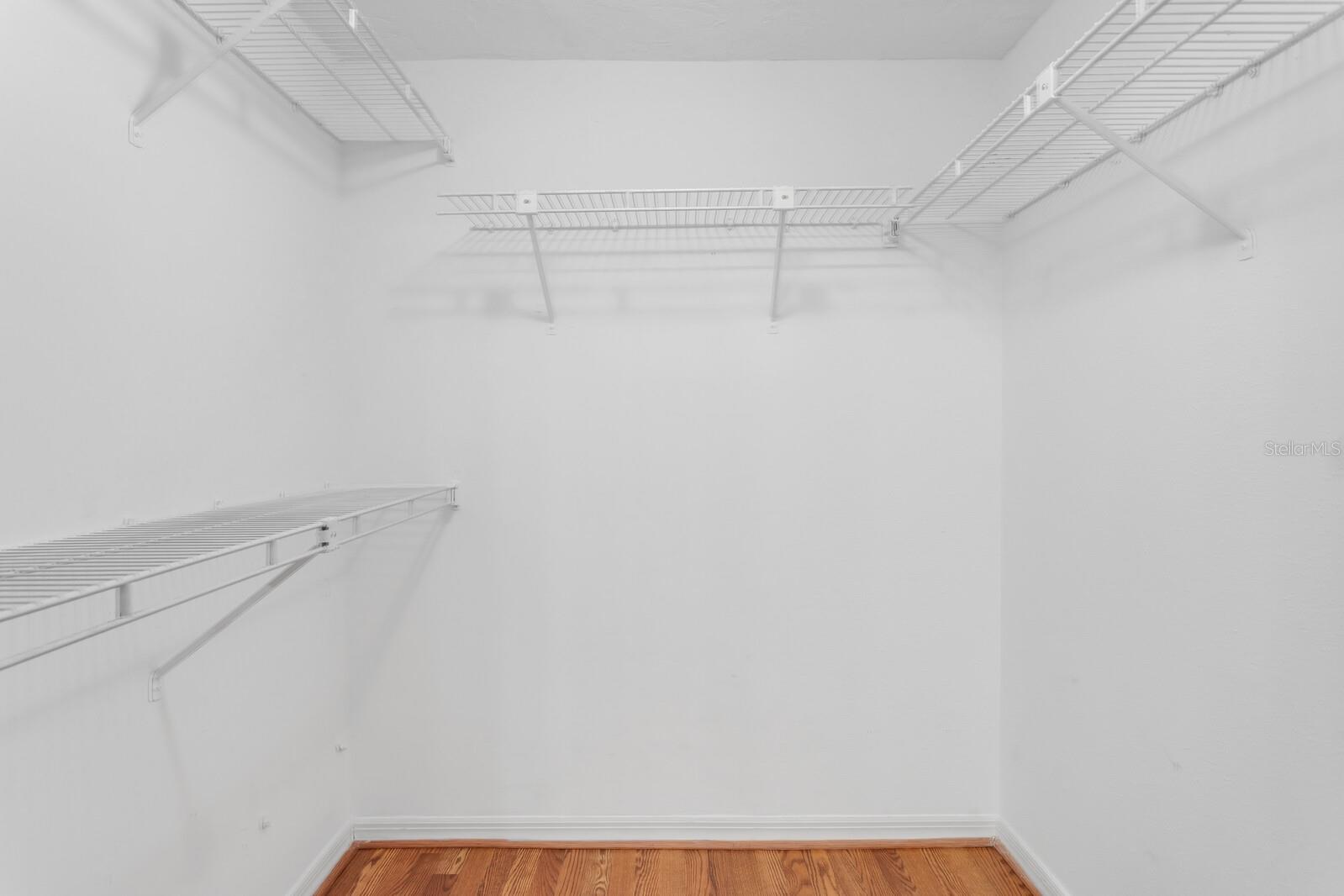 Image 21 of 54 For 3211 Swann Avenue 204