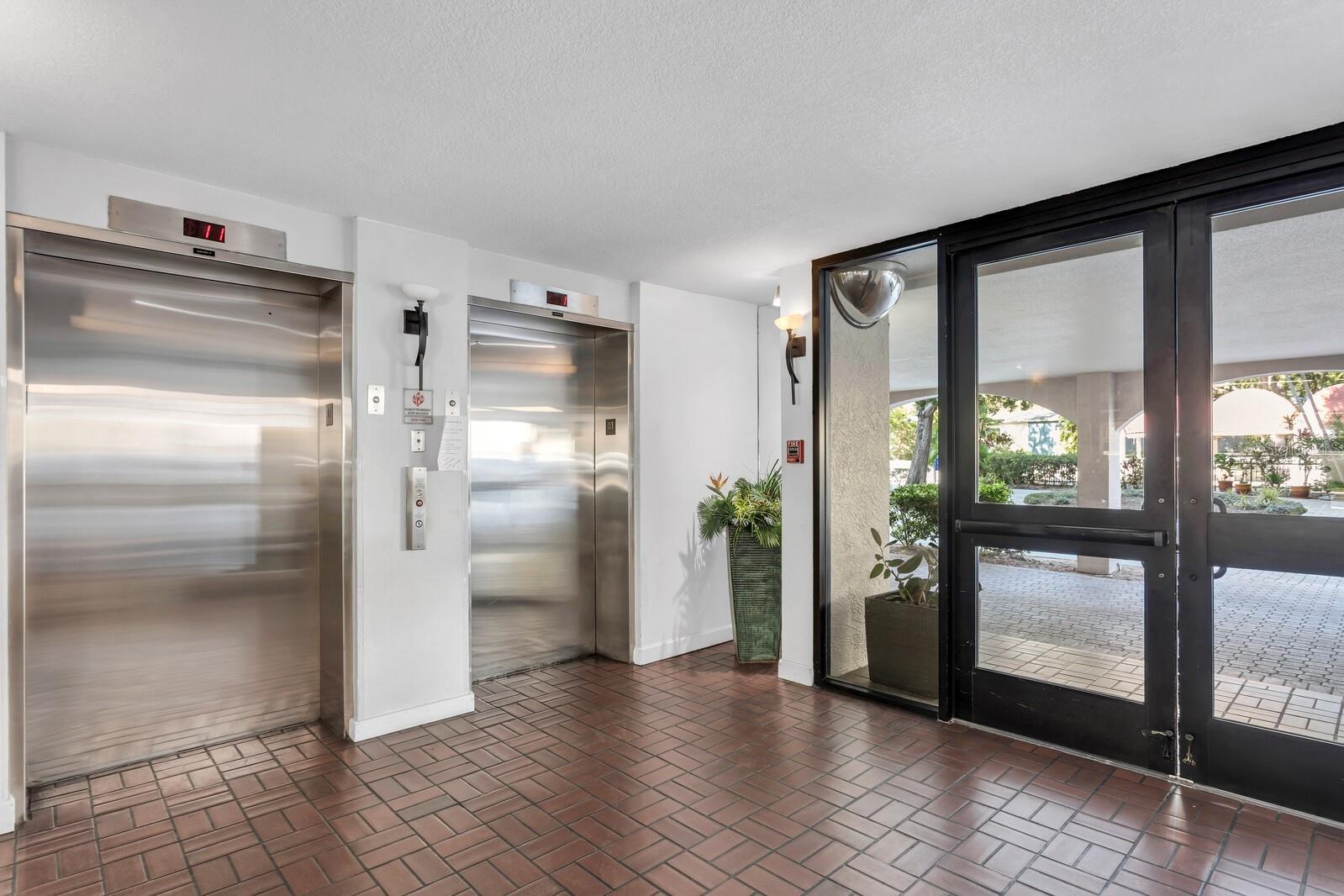 Image 33 of 54 For 3211 Swann Avenue 204