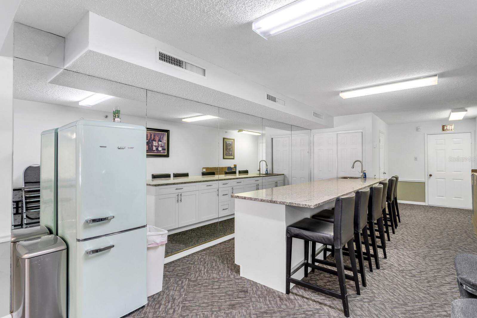 Image 35 of 54 For 3211 Swann Avenue 204