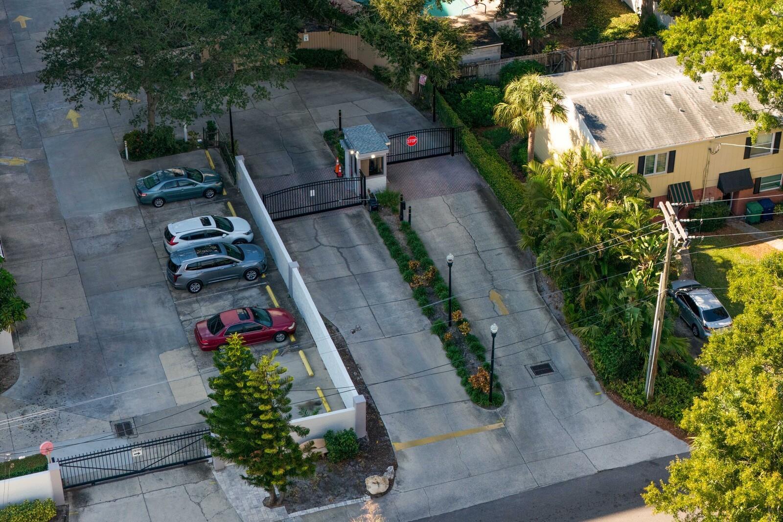 Image 40 of 54 For 3211 Swann Avenue 204