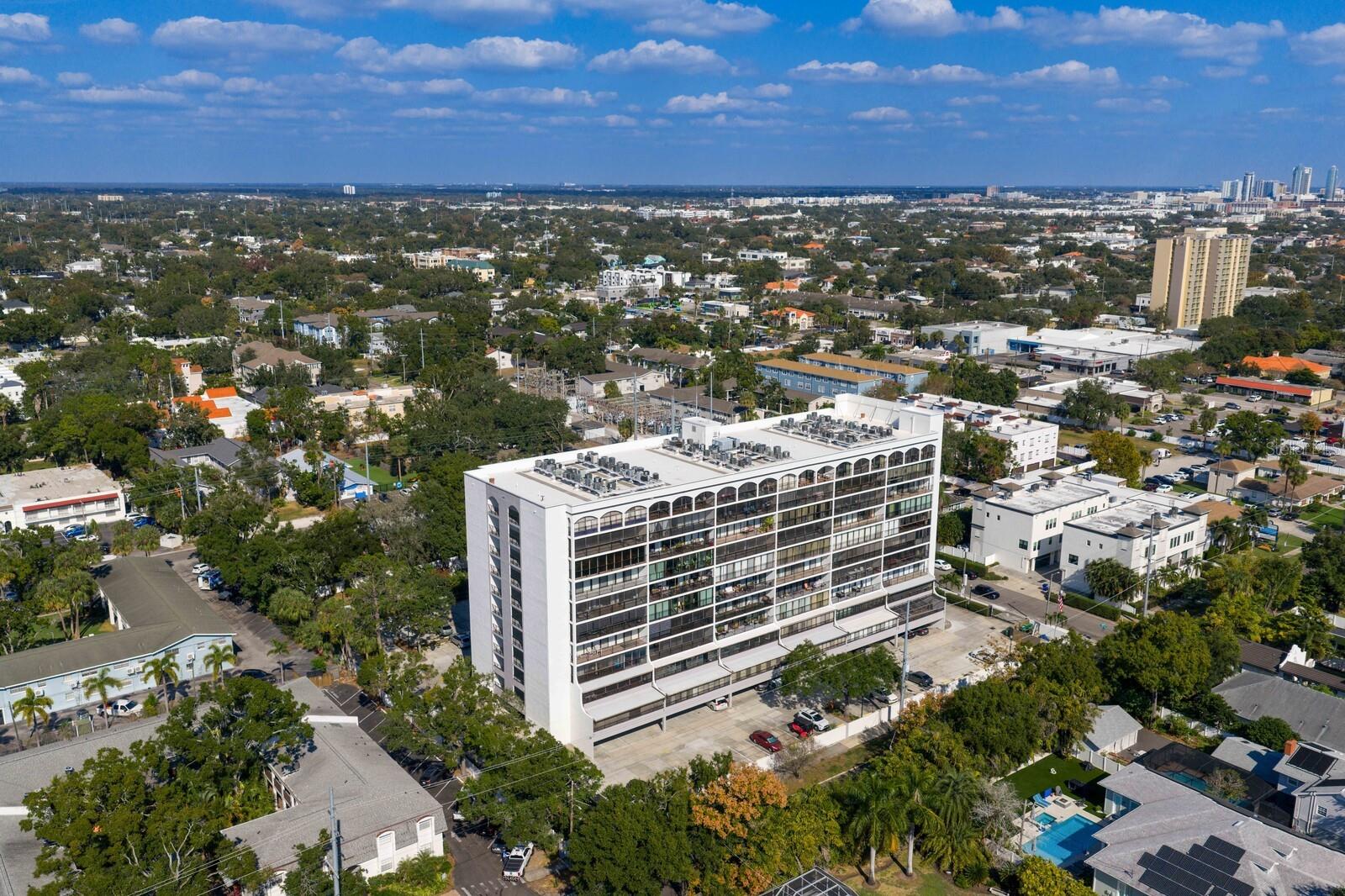 Image 46 of 54 For 3211 Swann Avenue 204