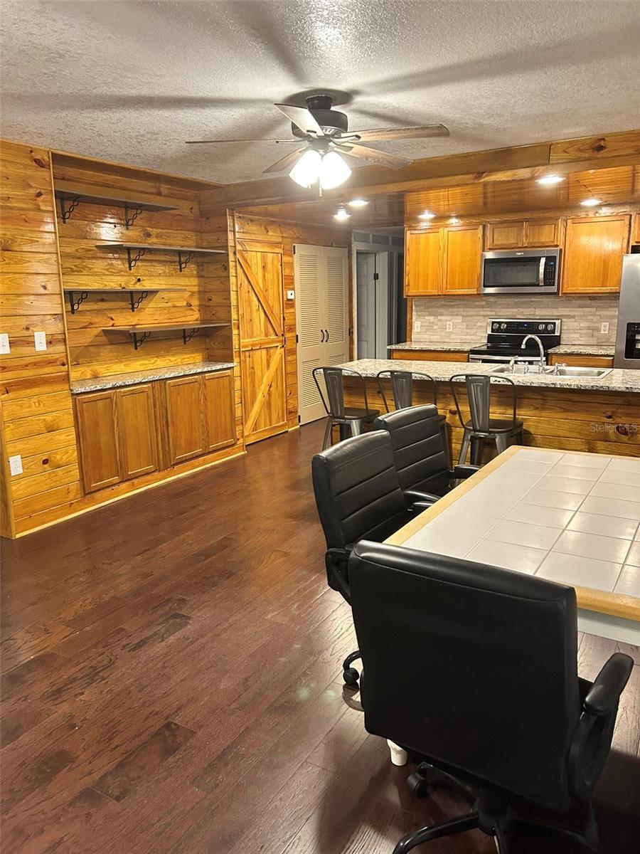 Image 3 of 14 For 6622 Hinote Street