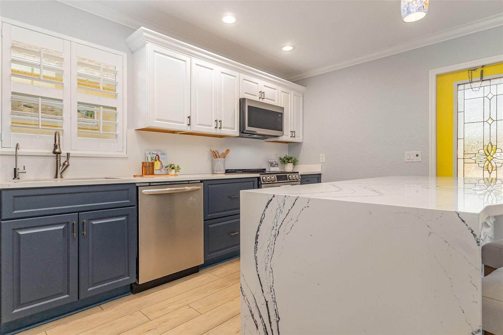 Image 15 of 34 For 751 Meandering Way