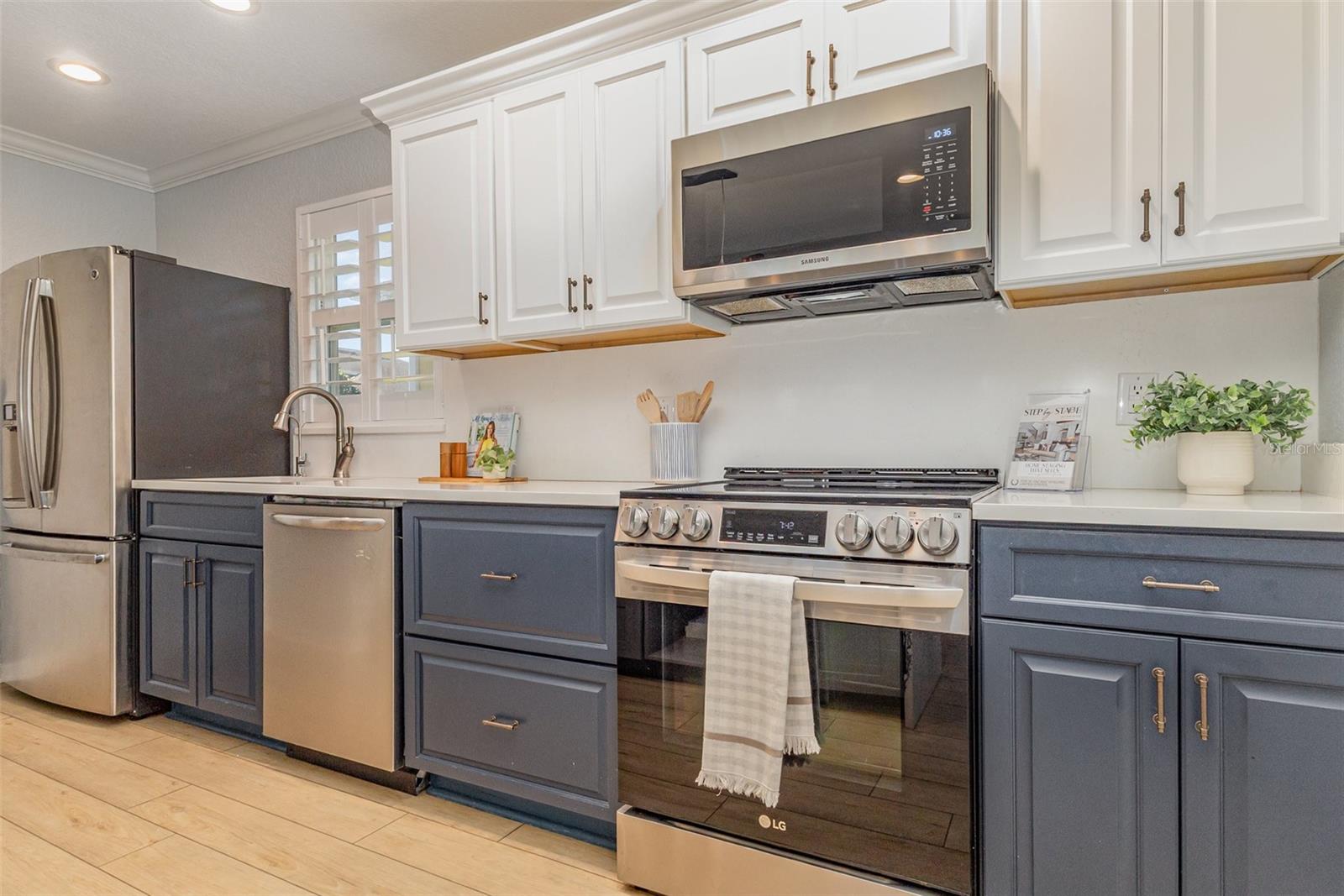 Image 16 of 34 For 751 Meandering Way