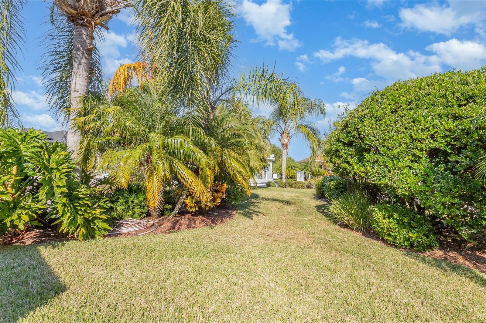 Image 29 of 34 For 751 Meandering Way