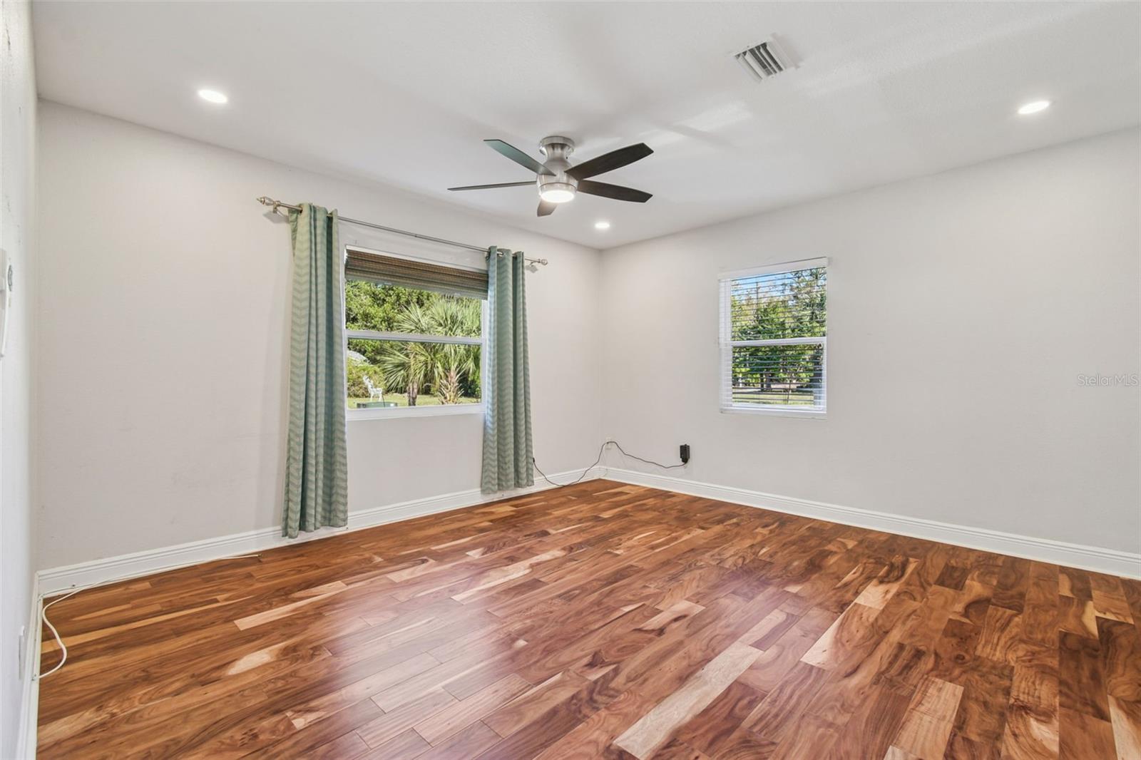 Image 16 of 71 For 1207 Crawford Street