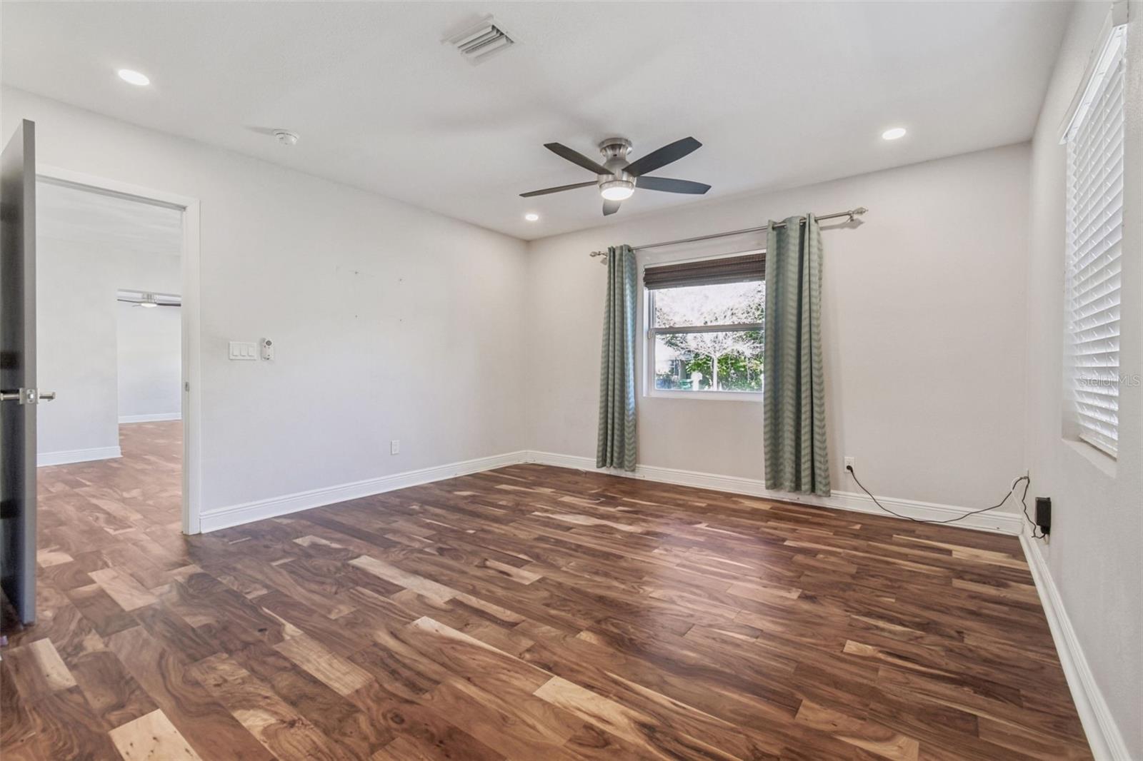 Image 17 of 71 For 1207 Crawford Street