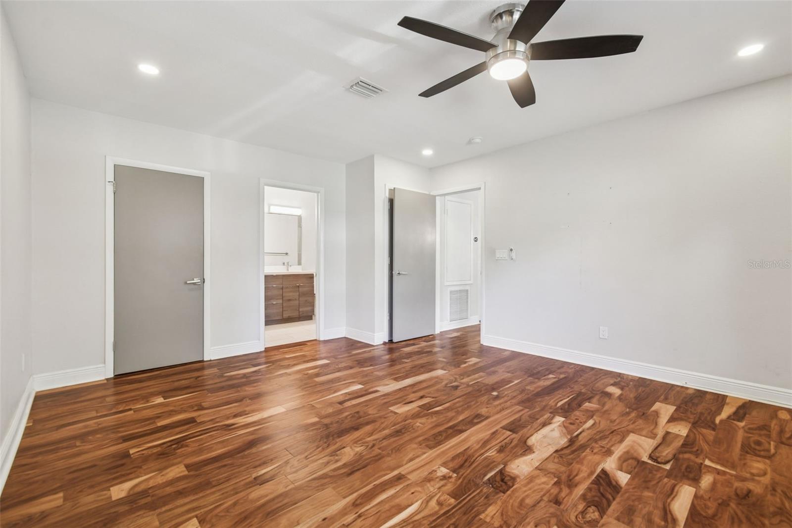 Image 18 of 71 For 1207 Crawford Street