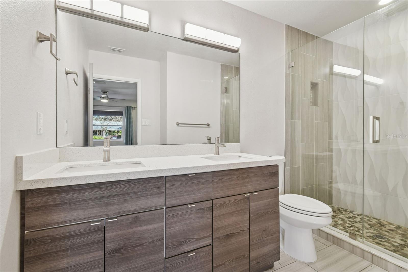 Image 4 of 71 For 1207 Crawford Street