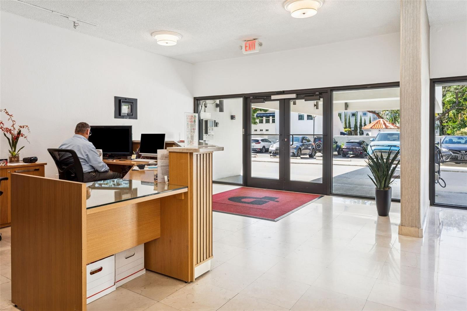 Image 32 of 43 For 4141 Bayshore Boulevard 1204