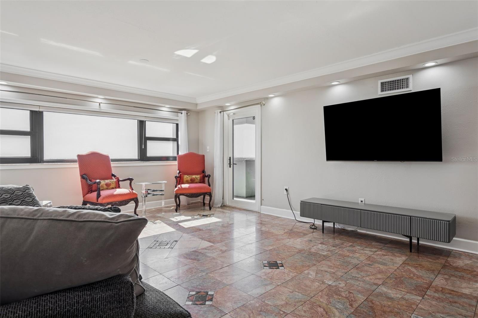 Image 5 of 43 For 4141 Bayshore Boulevard 1204