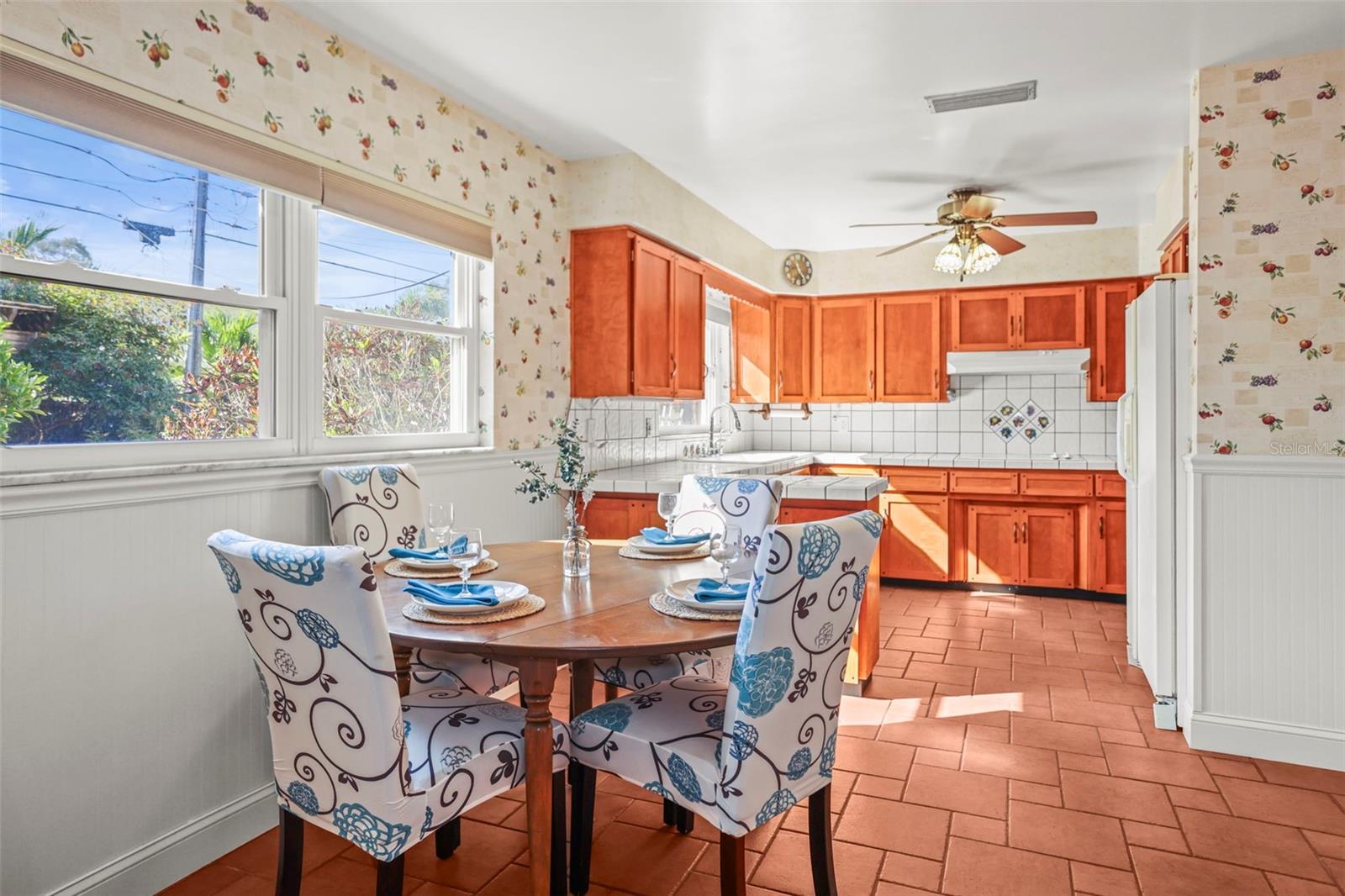 Image 12 of 36 For 13494 Bellewood Avenue