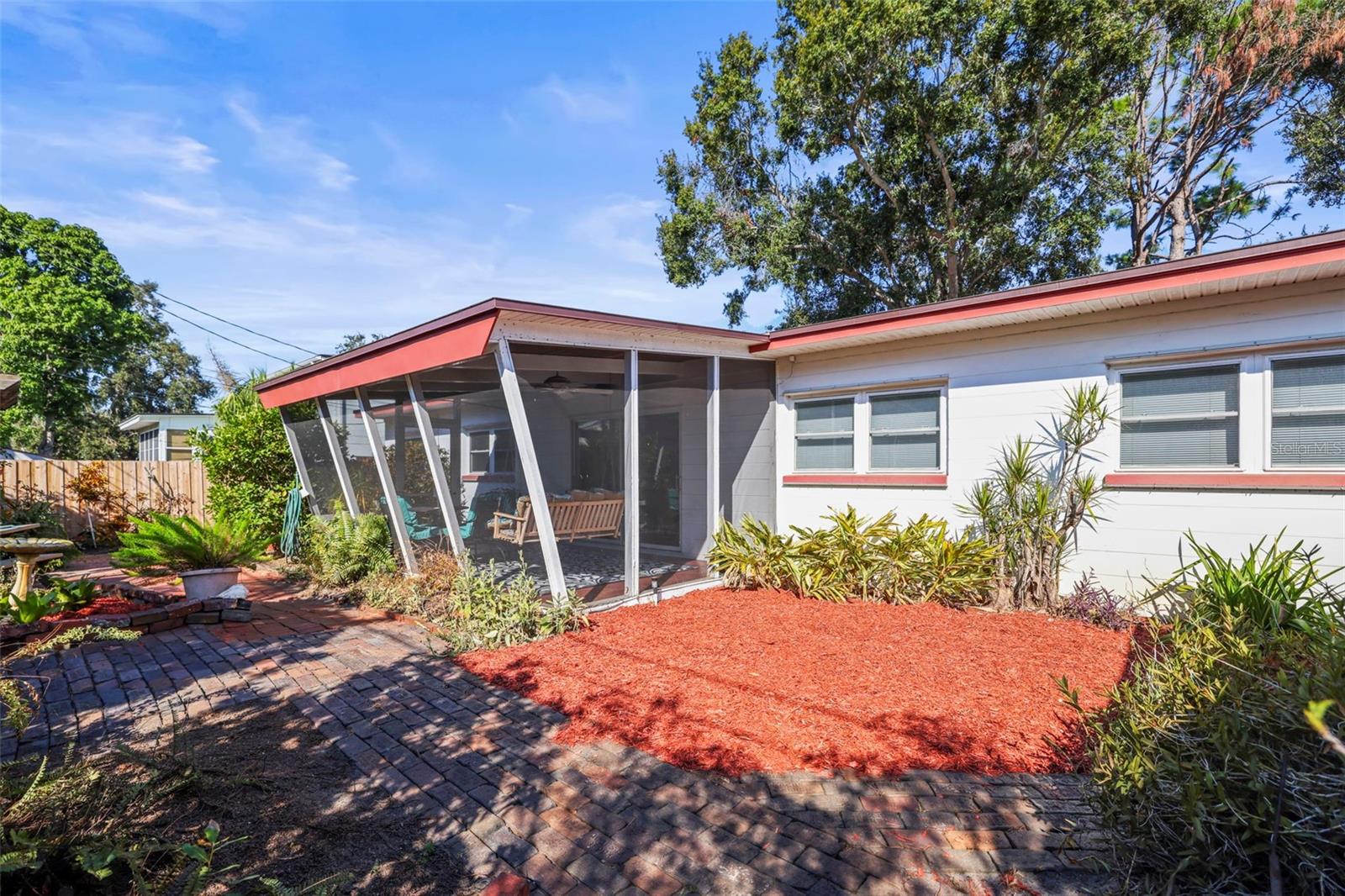 Image 27 of 36 For 13494 Bellewood Avenue