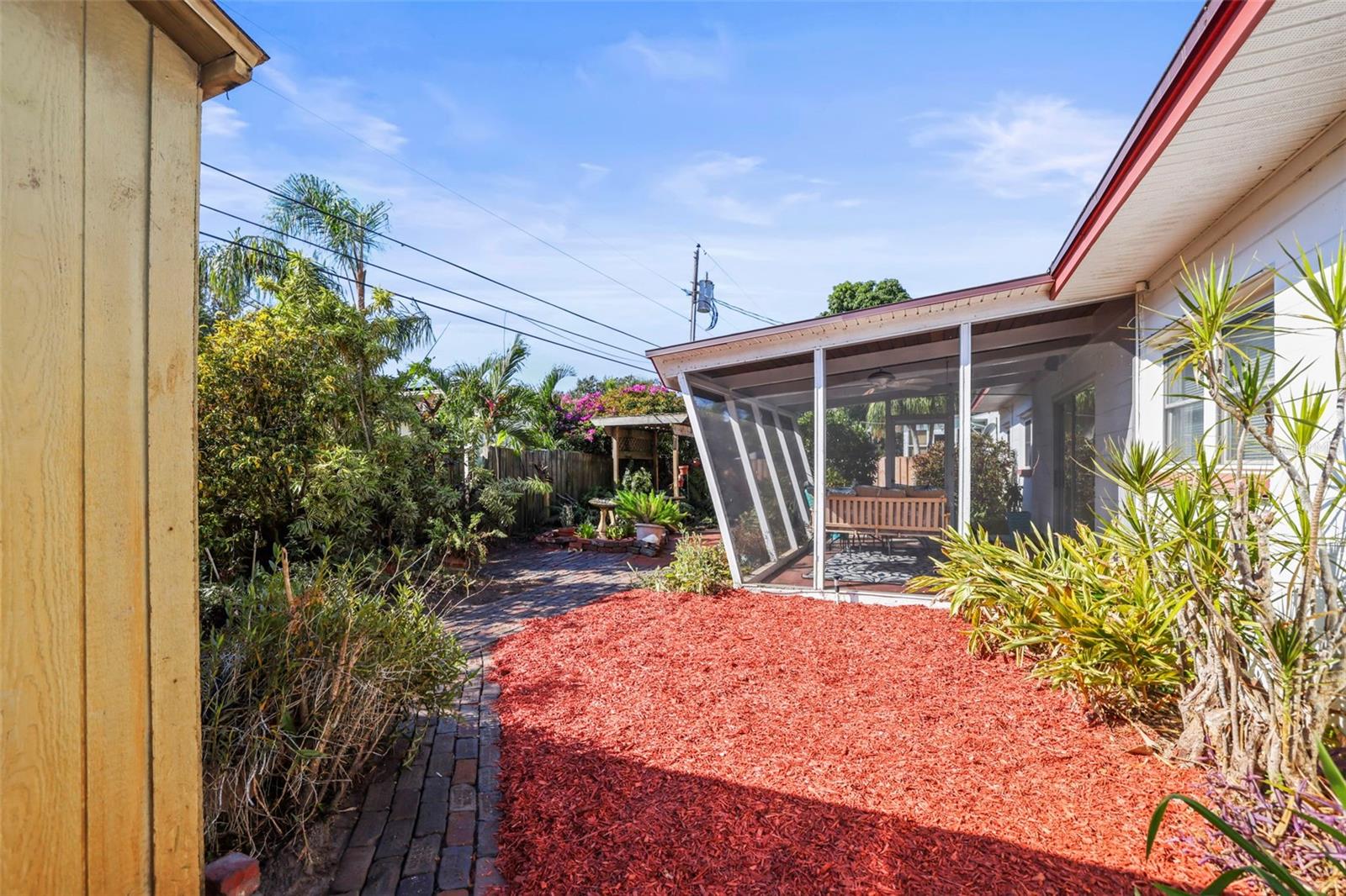 Image 29 of 36 For 13494 Bellewood Avenue