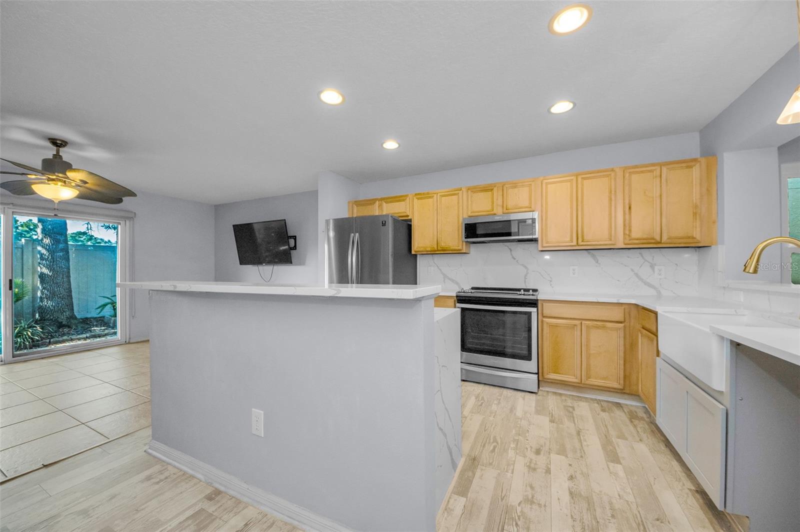 Image 14 of 72 For 2541 Harn Boulevard 4