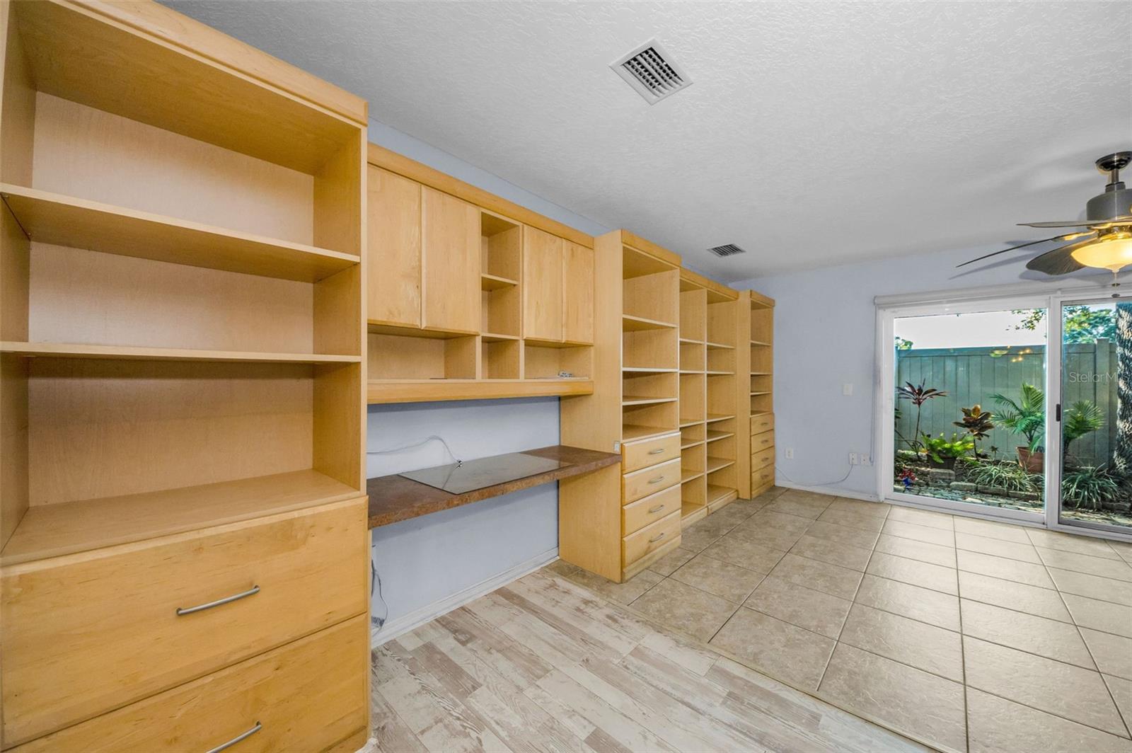 Image 26 of 72 For 2541 Harn Boulevard 4