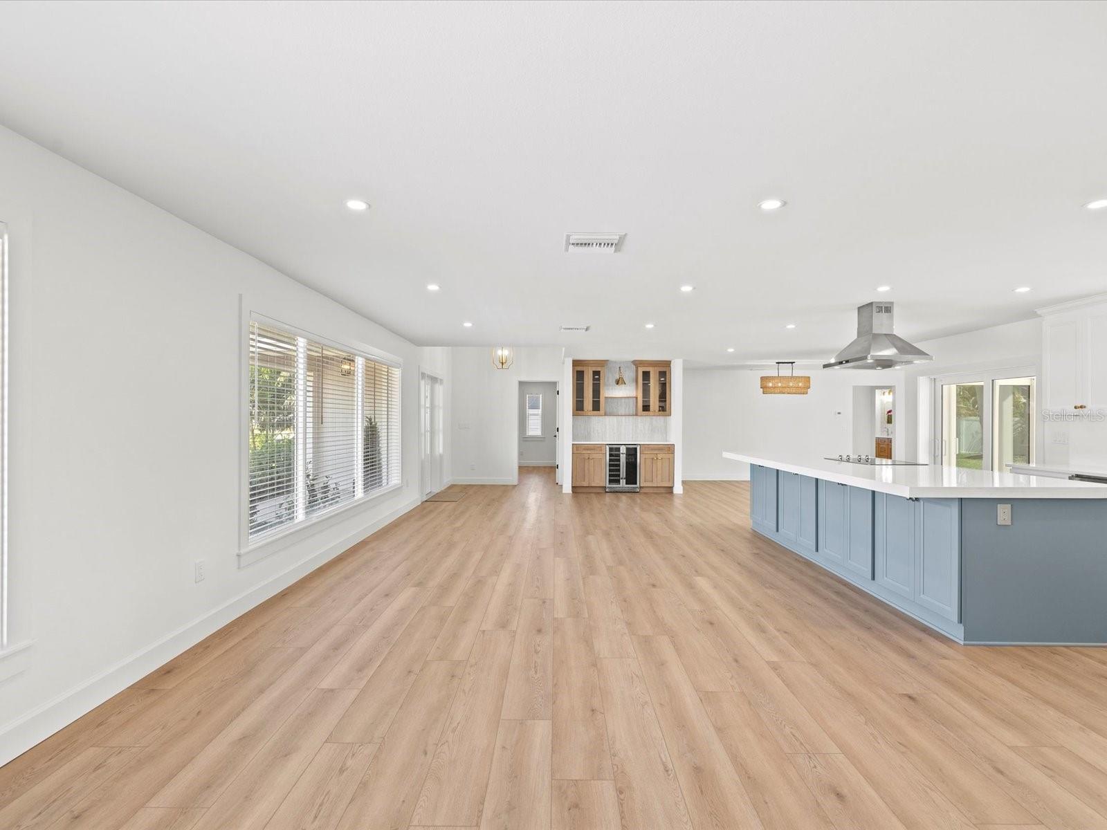 Image 11 of 60 For 819 Jacaranda Drive