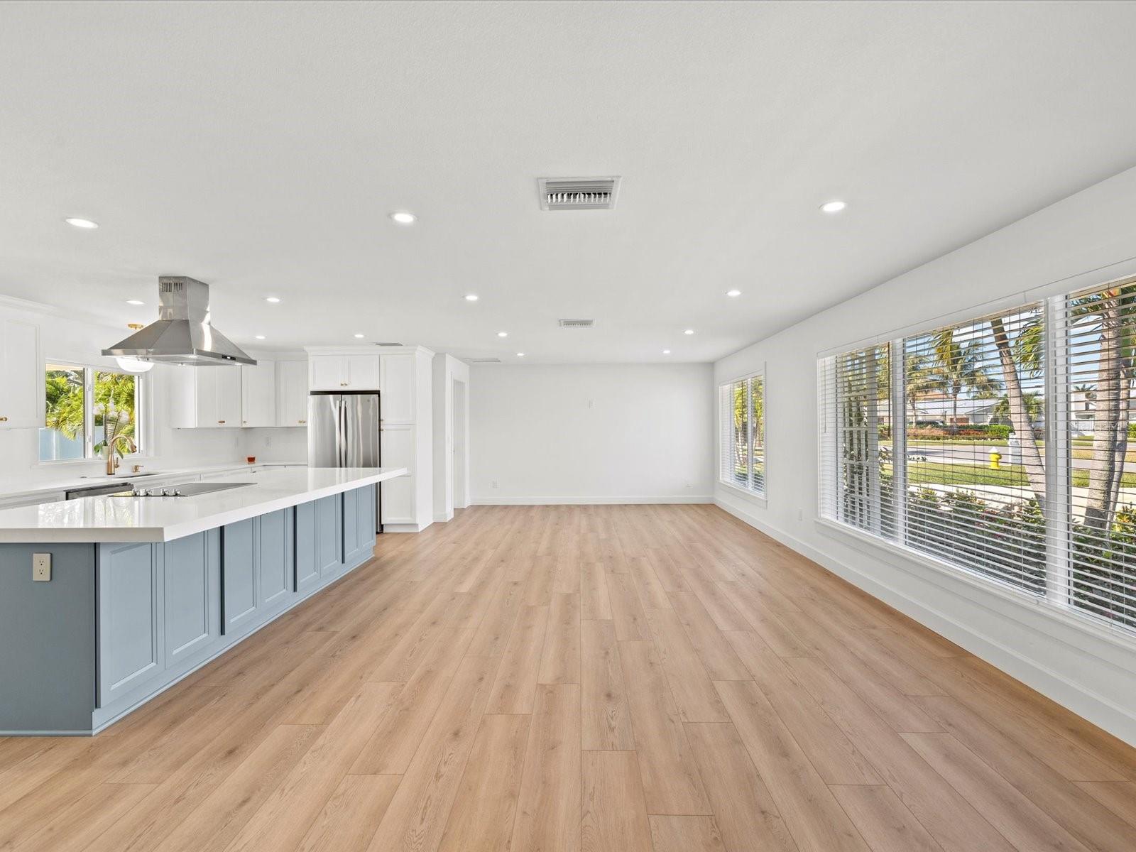 Image 14 of 60 For 819 Jacaranda Drive