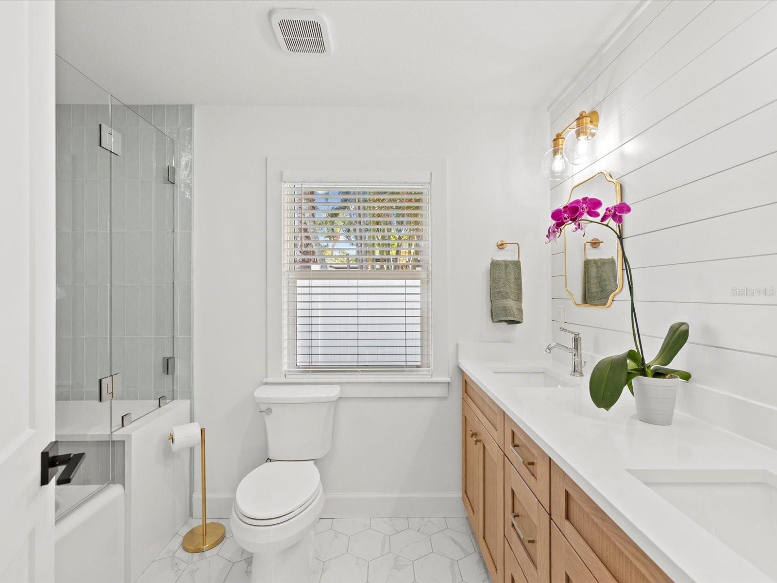 Image 32 of 60 For 819 Jacaranda Drive