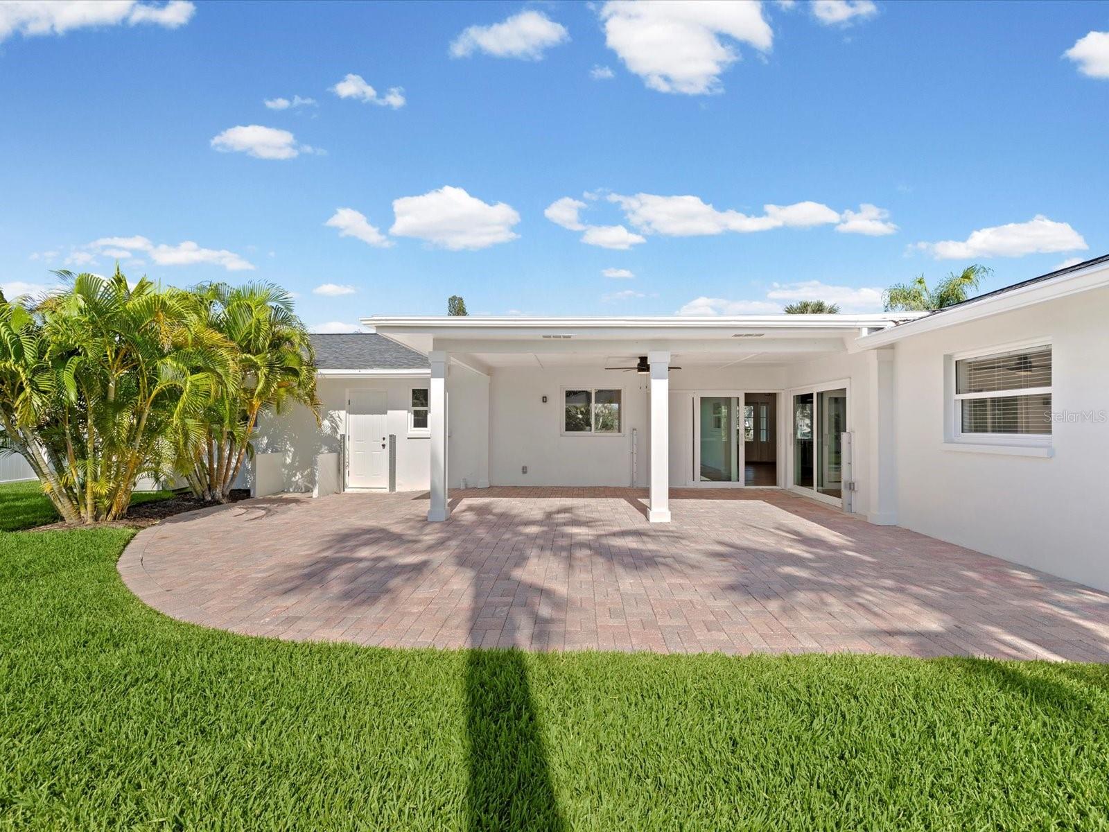 Image 37 of 60 For 819 Jacaranda Drive