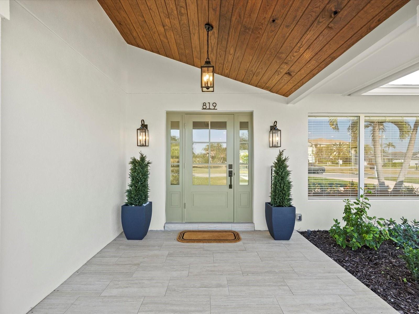 Image 4 of 60 For 819 Jacaranda Drive