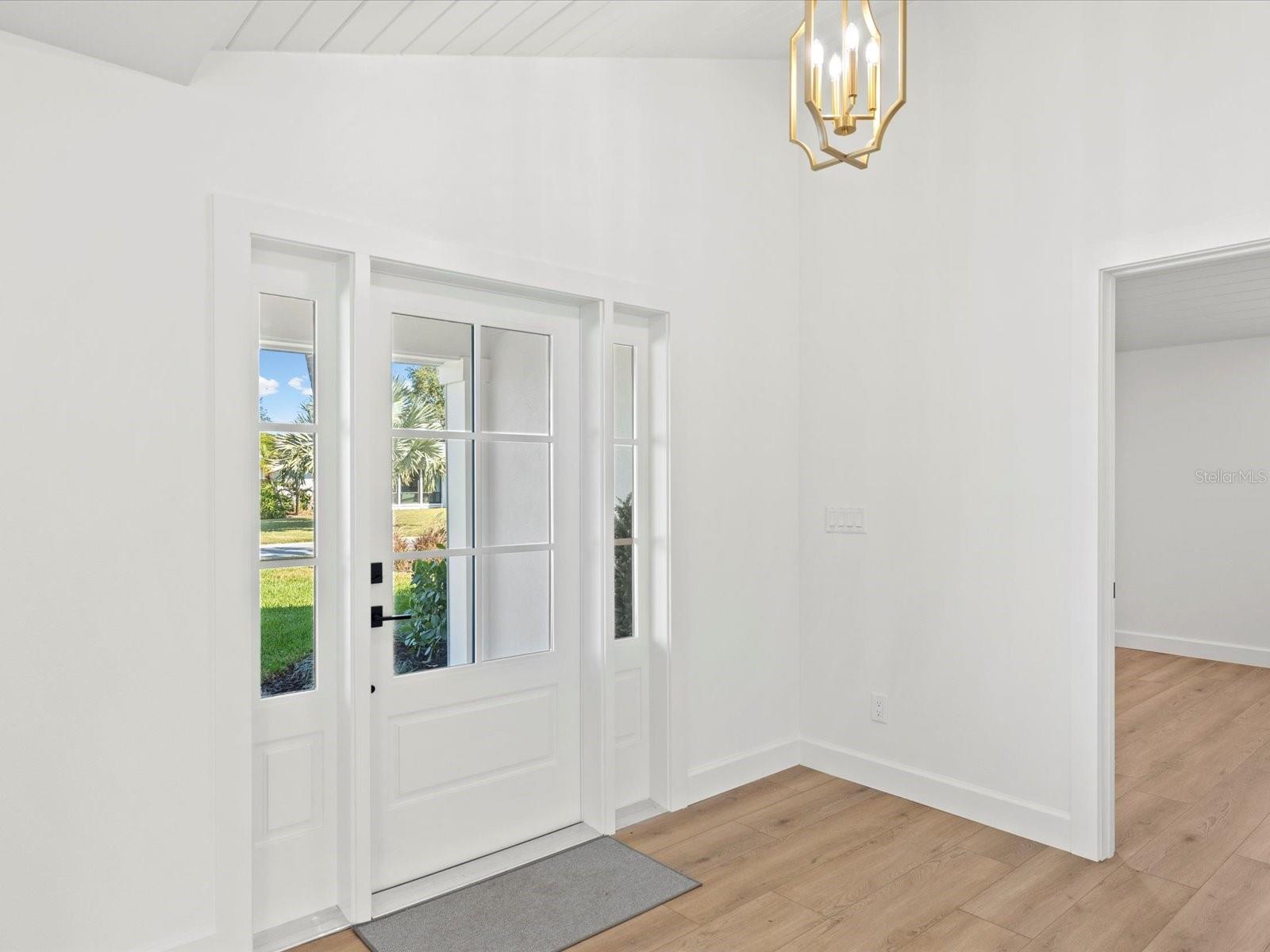 Image 5 of 60 For 819 Jacaranda Drive