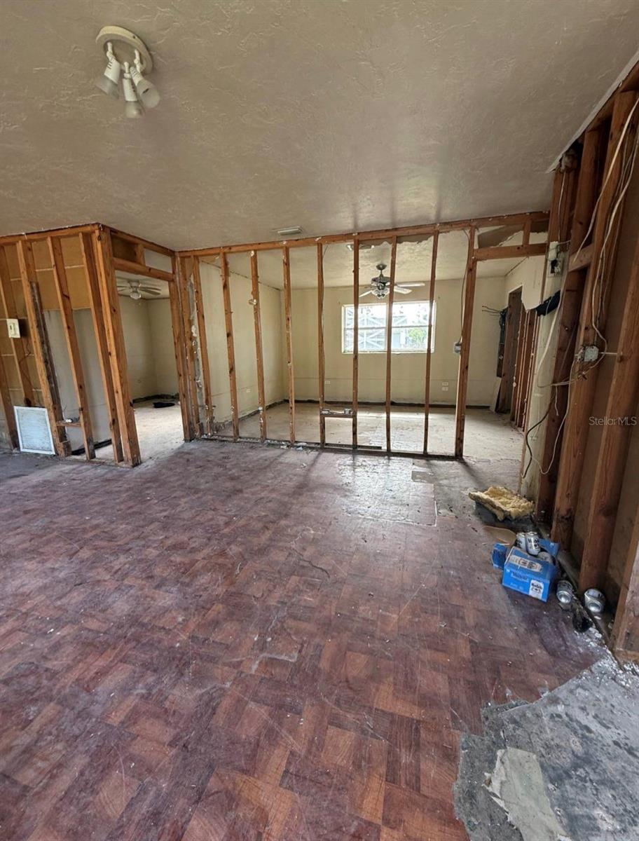 Image 3 of 9 For 11526 Dean Street