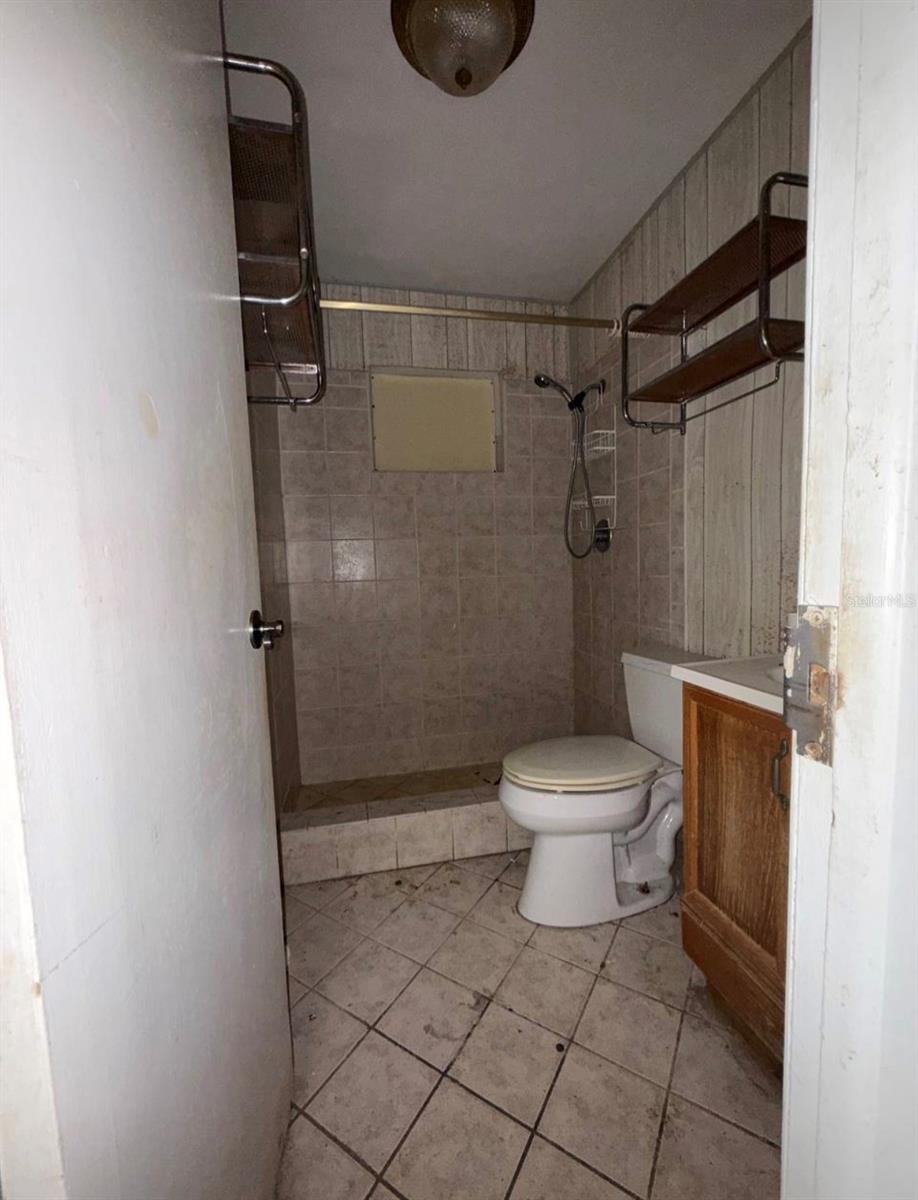 Image 5 of 9 For 11526 Dean Street