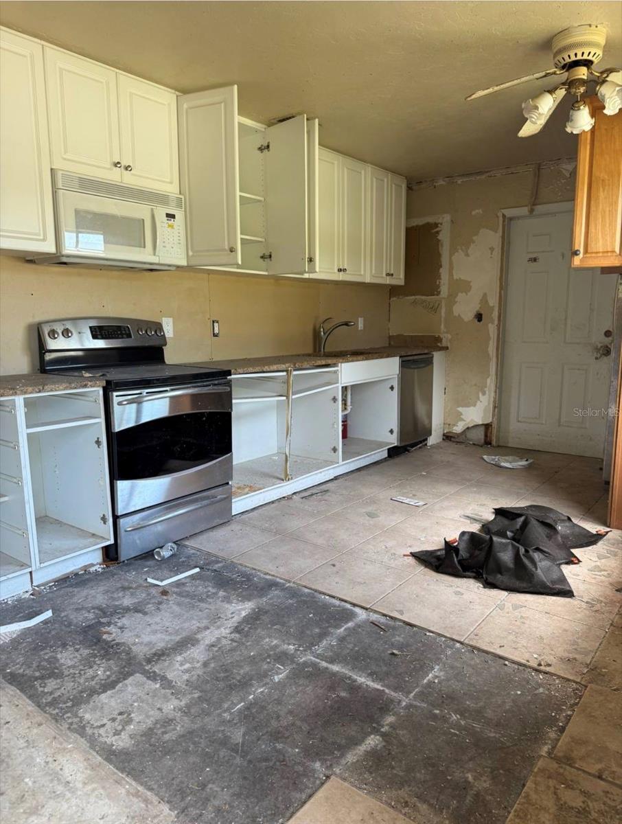 Image 6 of 9 For 11526 Dean Street