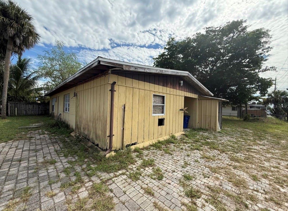 Image 9 of 9 For 11526 Dean Street