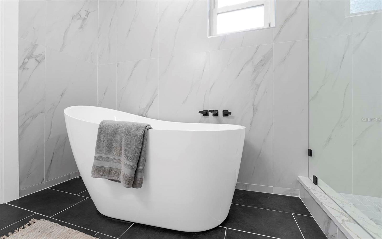 Image 23 of 45 For 11201 Hidden Valley Drive