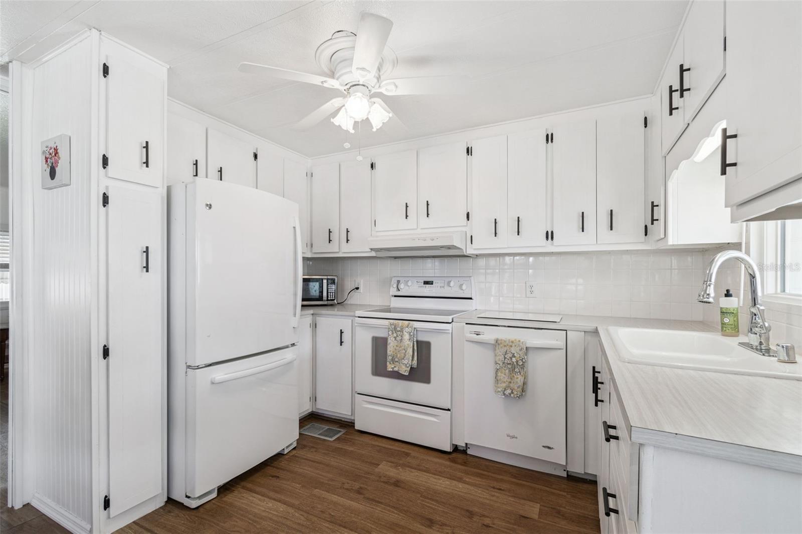 Image 10 of 68 For 1100 Belcher Road S 720