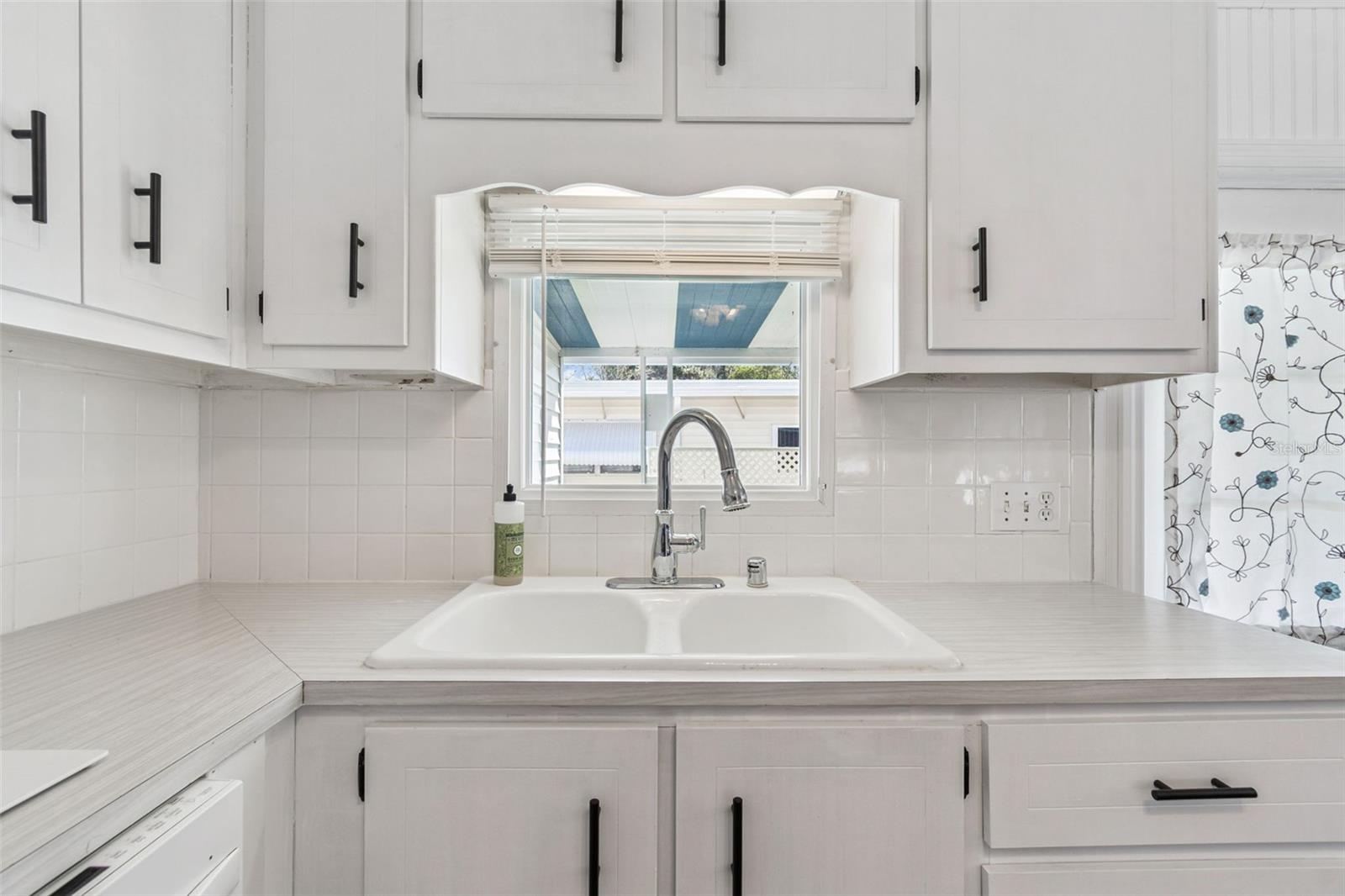 Image 11 of 68 For 1100 Belcher Road S 720