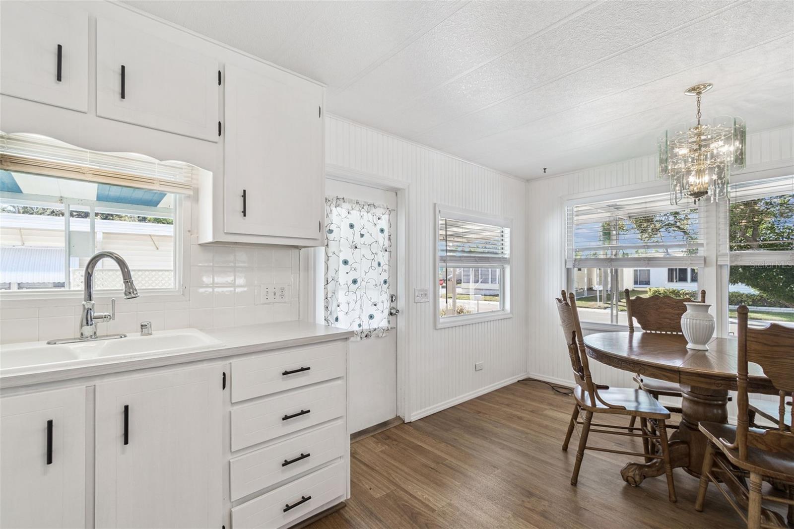 Image 6 of 68 For 1100 Belcher Road S 720