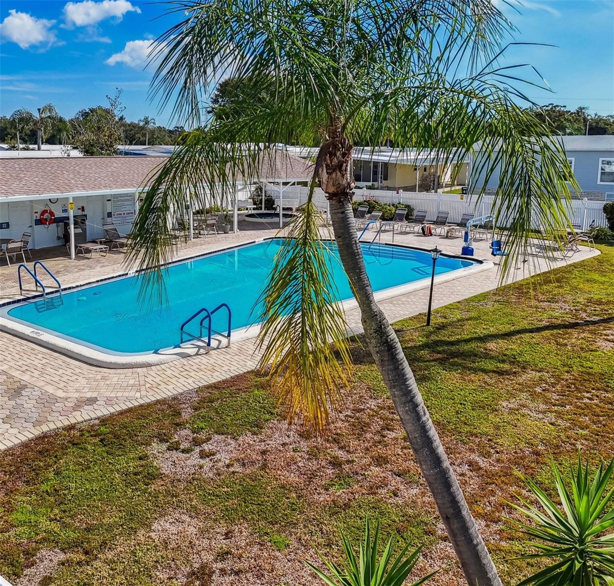 Image 60 of 68 For 1100 Belcher Road S 720