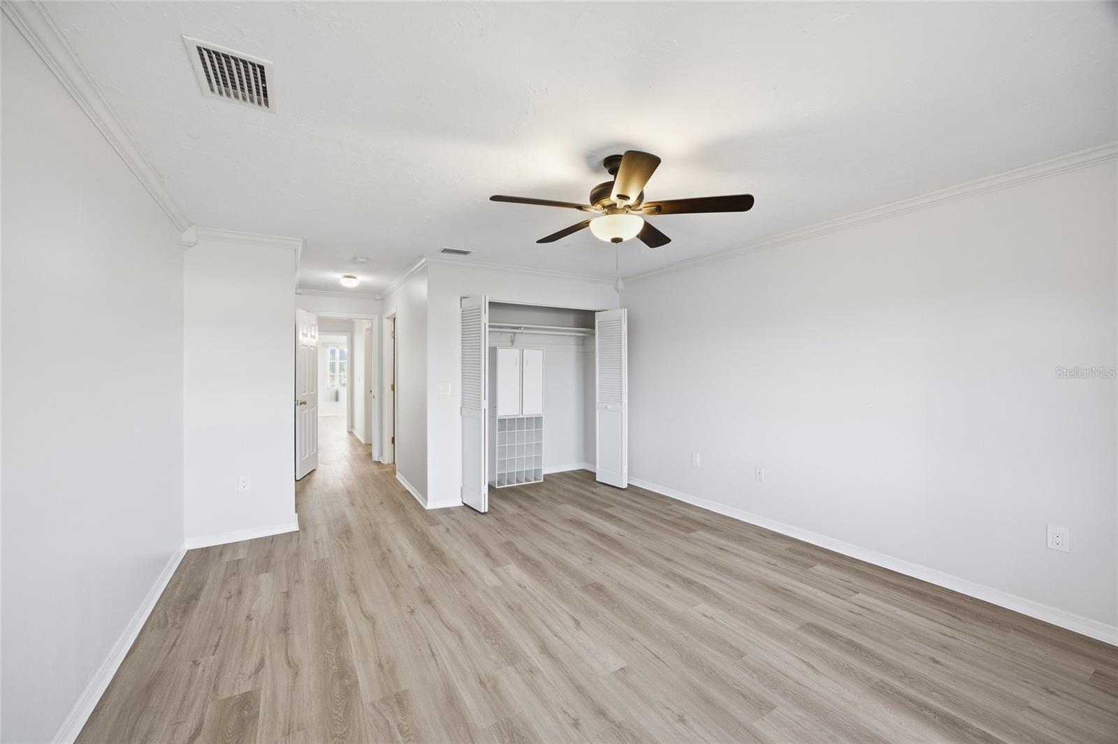 Image 13 of 25 For 4859 Independence