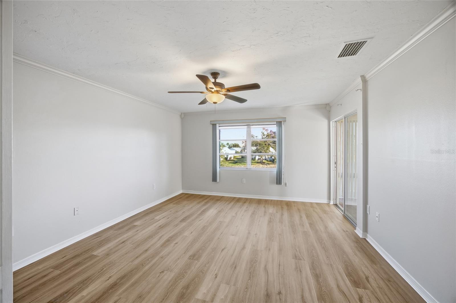 Image 14 of 25 For 4859 Independence