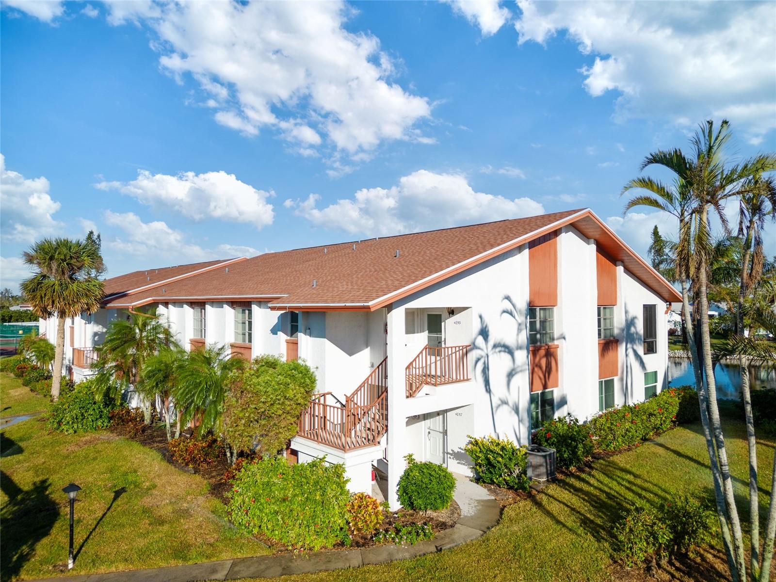 Image 2 of 25 For 4859 Independence