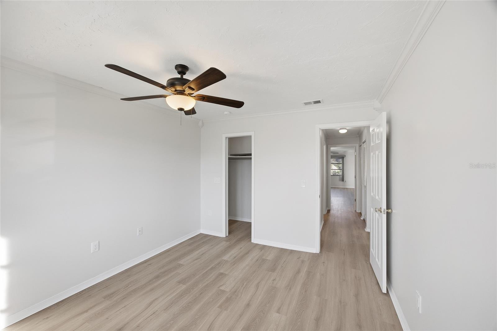 Image 21 of 25 For 4859 Independence