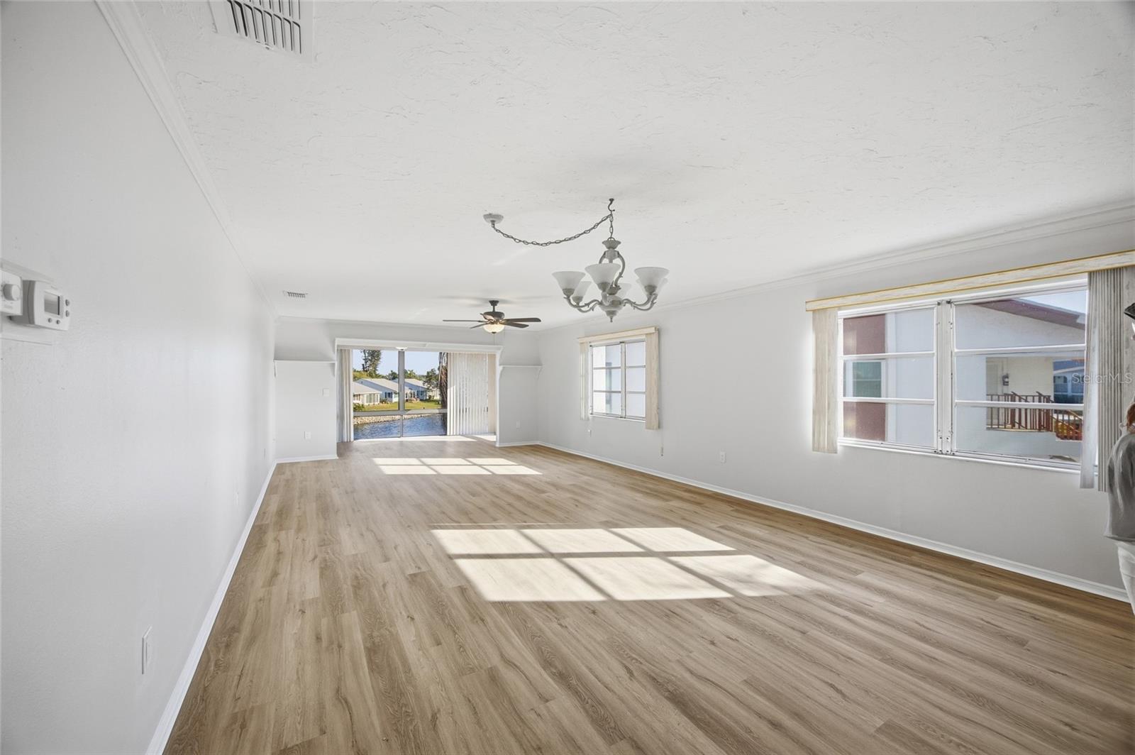 Image 8 of 25 For 4859 Independence