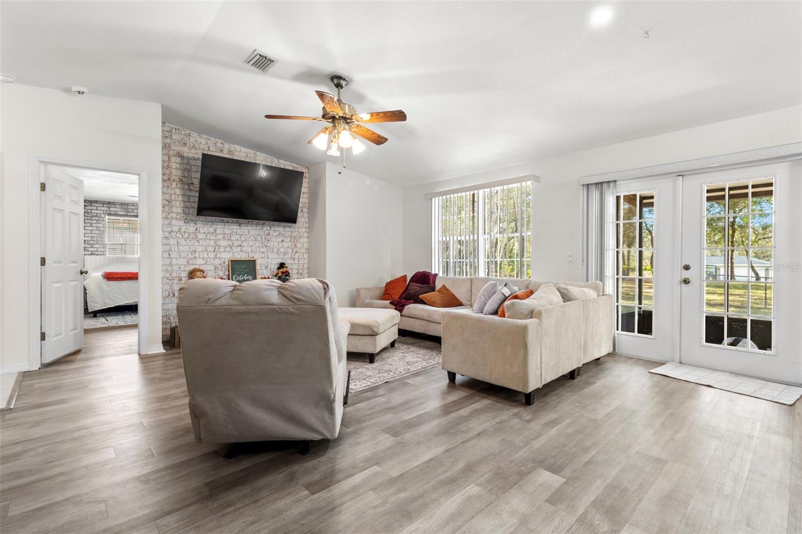 Image 10 of 30 For 193 Fitzpatrick Avenue